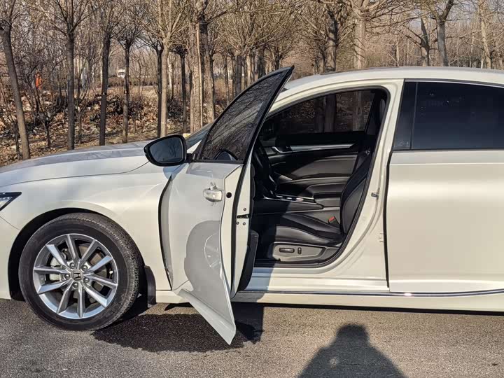 Фото 10 - Honda Accord