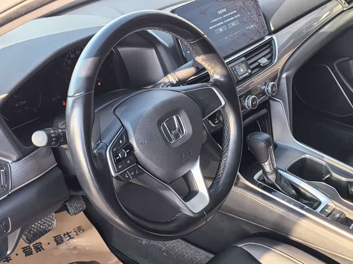 Фото 6 - Honda Accord