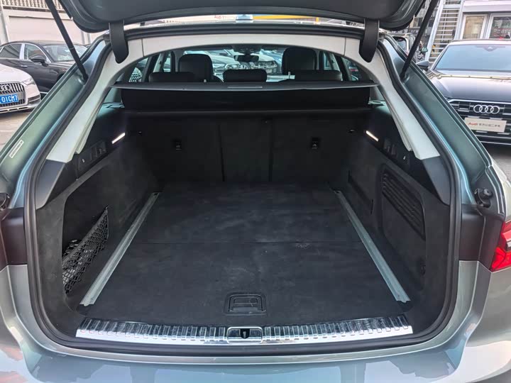 Фото 13 - Audi A6