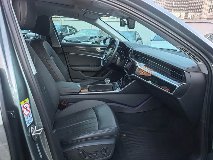 Фото 14 - Audi A6