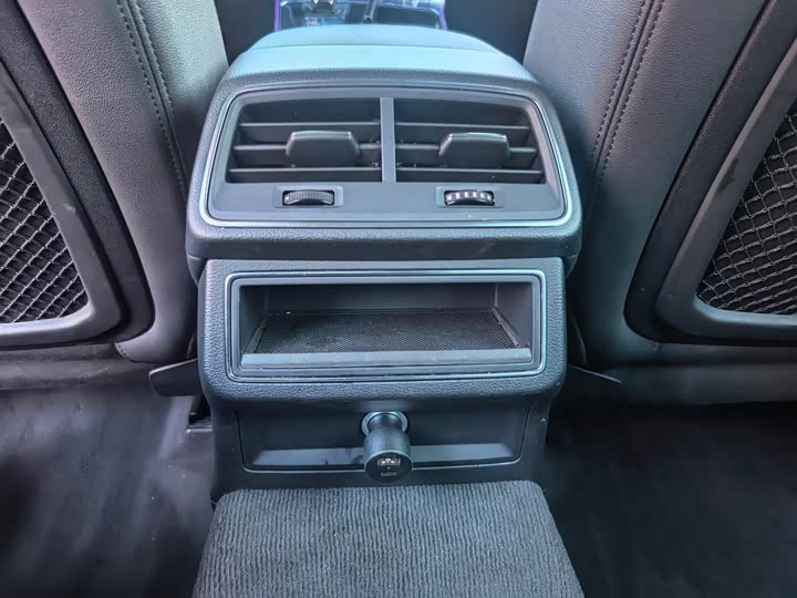 Фото 16 - Audi A6