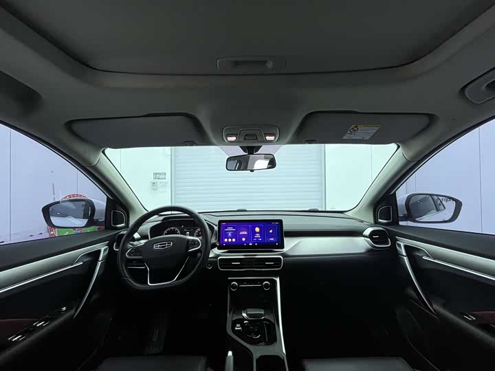 Фото 4 - Geely Coolray