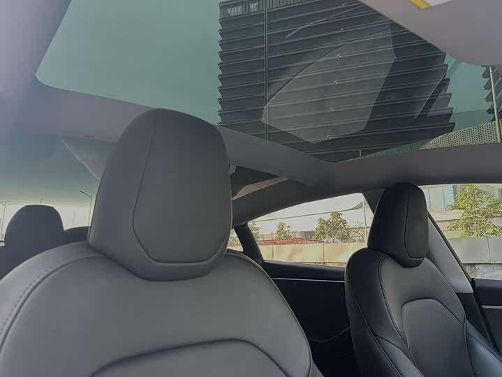 Фото 13 - Tesla Model 3