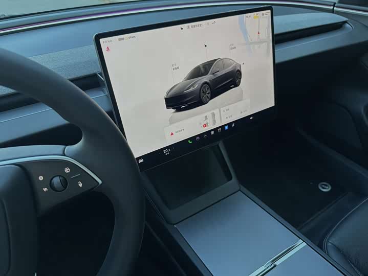 Фото 18 - Tesla Model 3