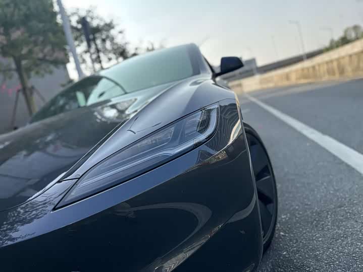 Фото 19 - Tesla Model 3