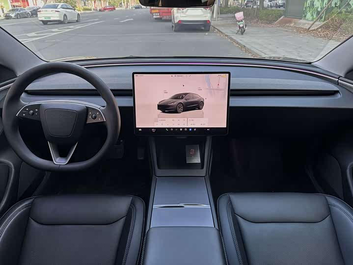 Фото 9 - Tesla Model 3