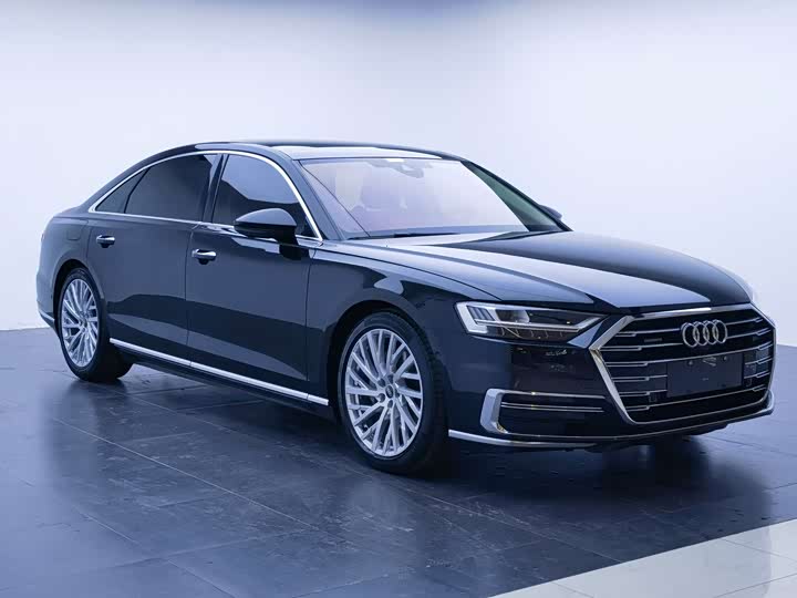 Фото 3 - Audi A8