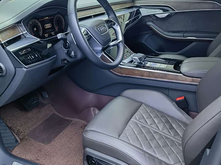 Фото 6 - Audi A8