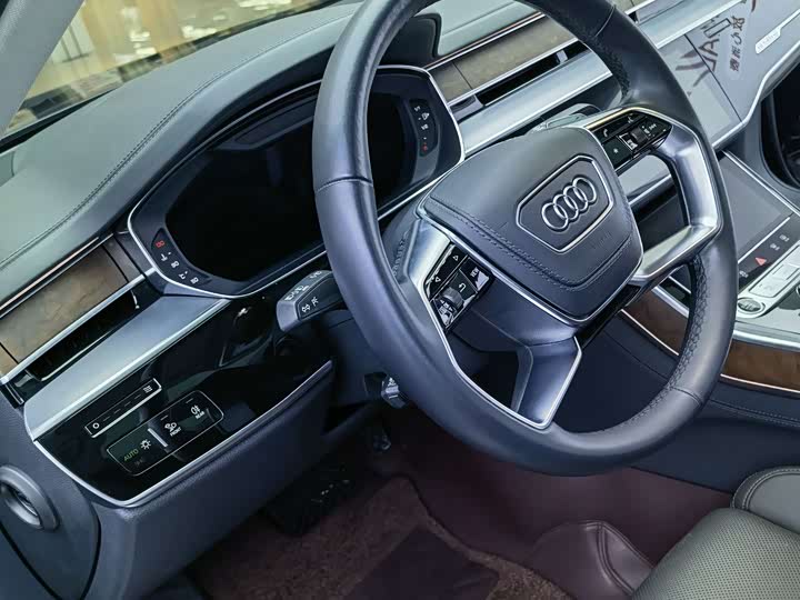 Фото 8 - Audi A8
