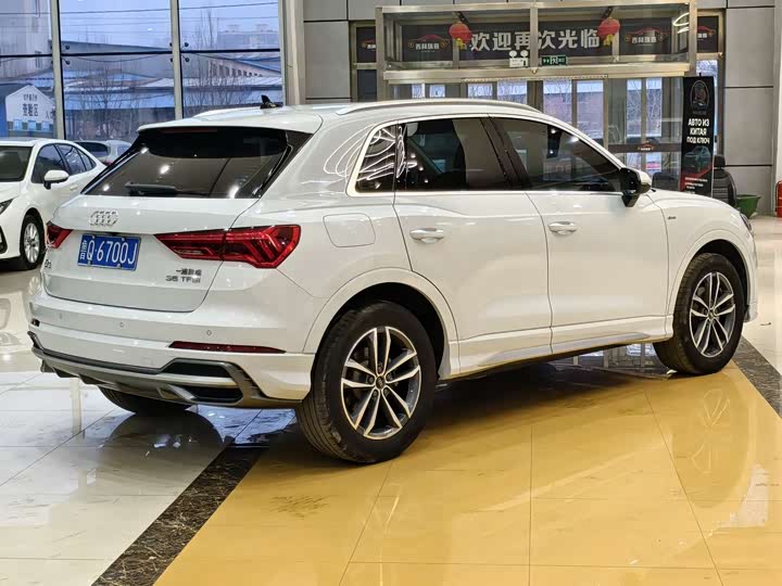 Фото 13 - Audi Q3