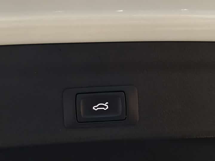 Фото 16 - Audi Q3