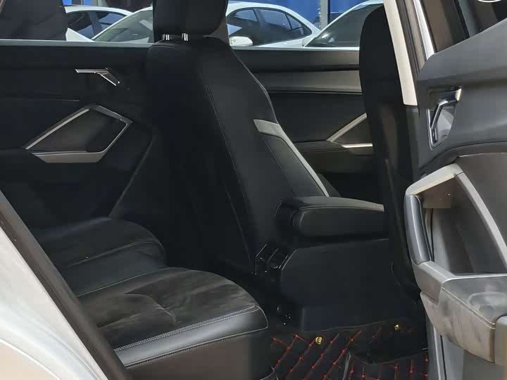 Фото 17 - Audi Q3