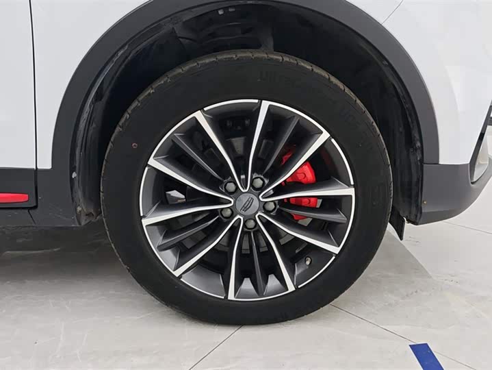 Фото 6 - Geely Atlas