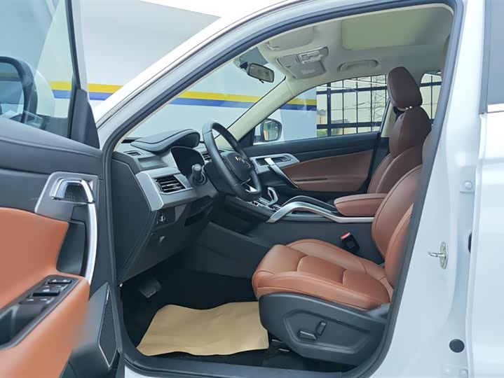 Фото 9 - Geely Atlas