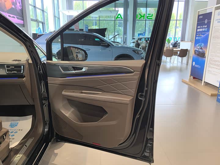 Фото 16 - Volkswagen Viloran