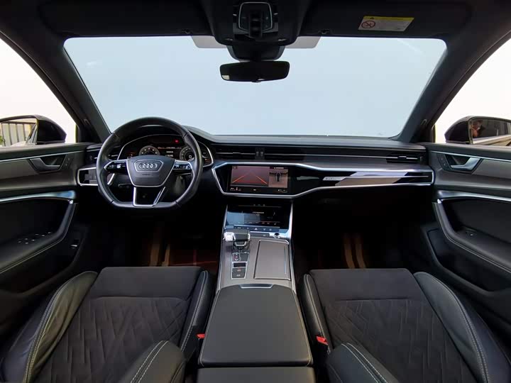 Фото 21 - Audi A6L