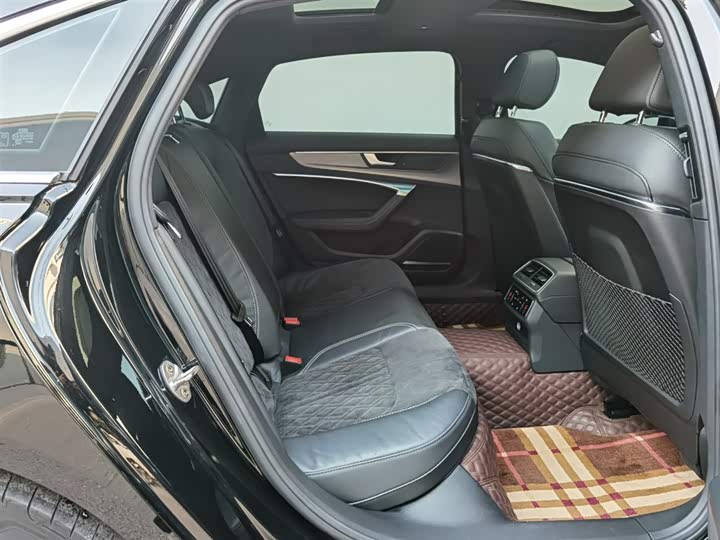 Фото 27 - Audi A6L