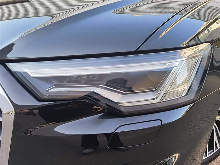 Фото 28 - Audi A6L