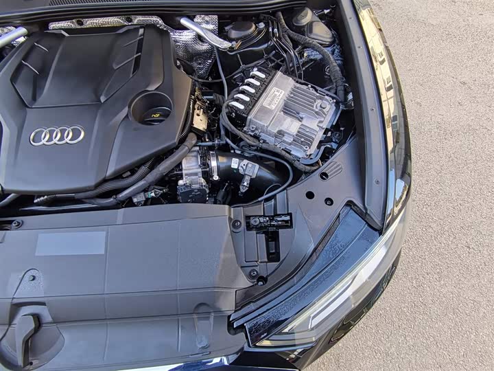 Фото 9 - Audi A6L