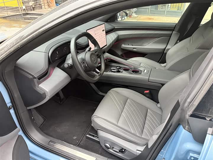 Фото 3 - Zeekr 001