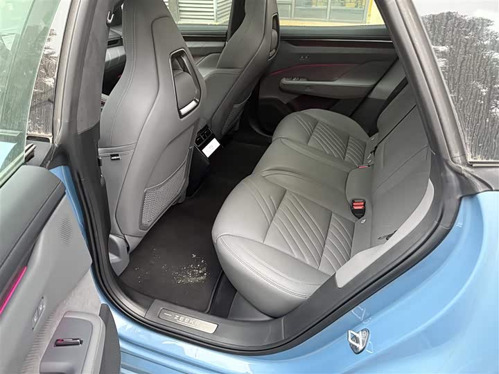 Фото 4 - Zeekr 001