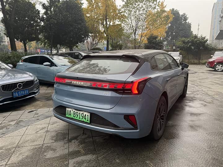 Фото 5 - Zeekr 001