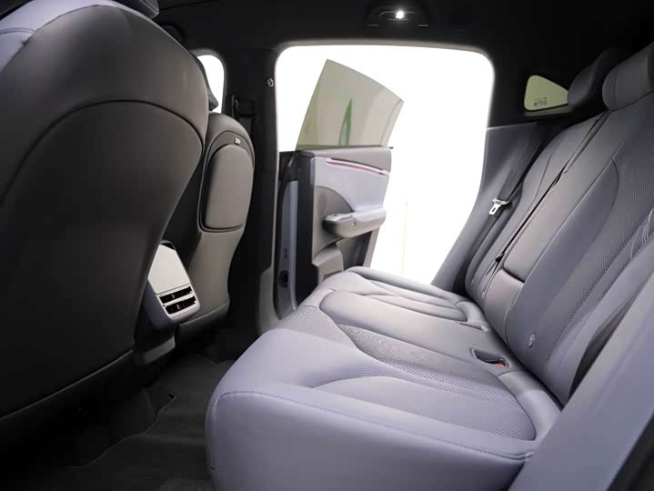 Фото 18 - XPeng G7