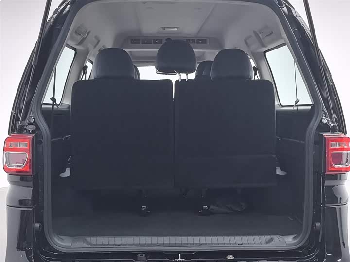 Фото 16 - Dongfeng Forthing Lingzhi M5