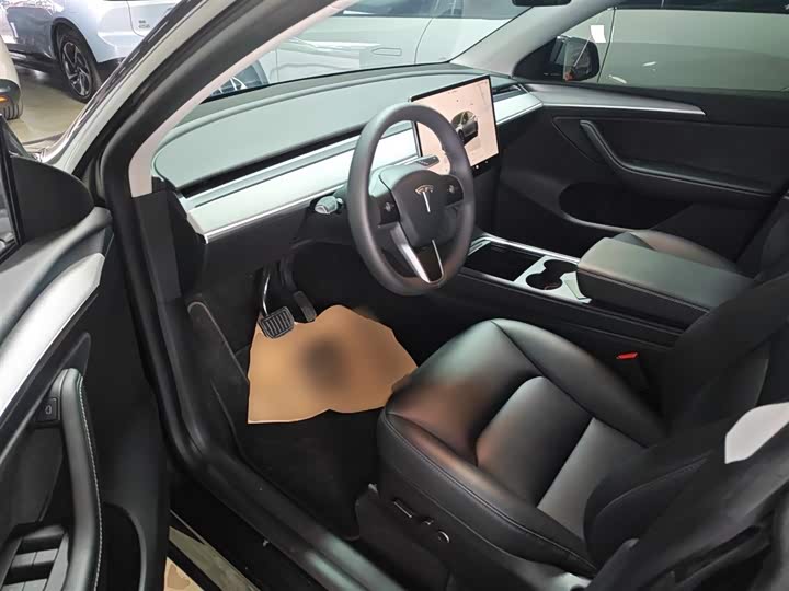 Фото 16 - Tesla Model Y