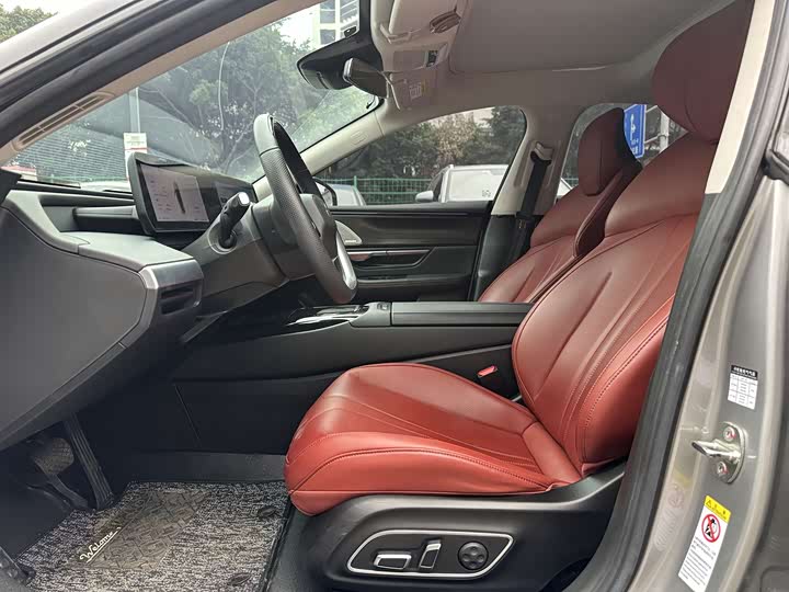 Фото 11 - XPeng P7