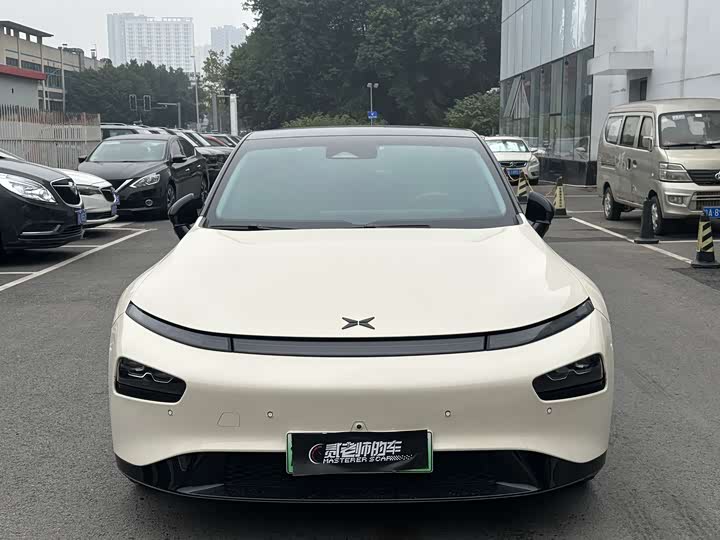 Фото 2 - XPeng P7