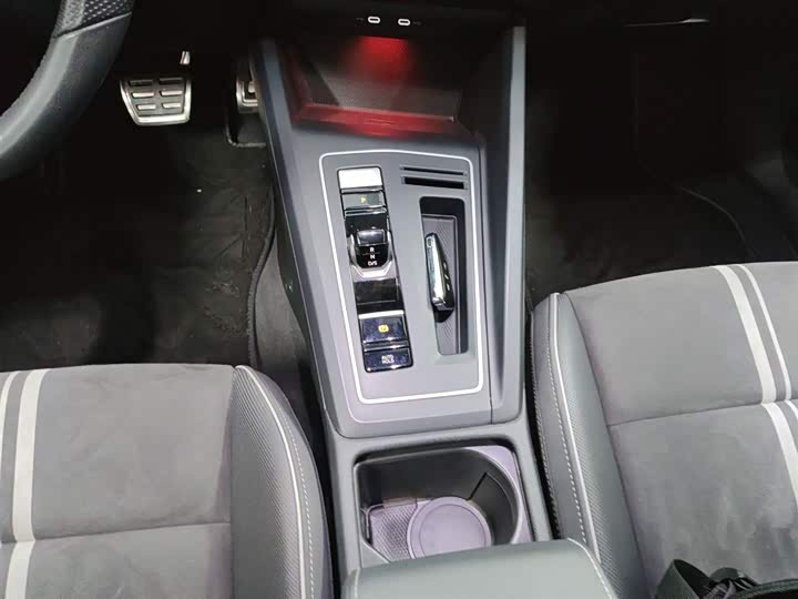 Фото 14 - Volkswagen Golf