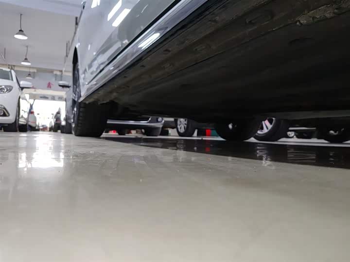 Фото 21 - Volkswagen Golf