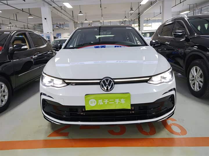 Фото 3 - Volkswagen Golf