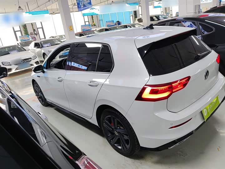 Фото 5 - Volkswagen Golf