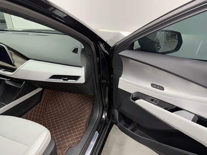 Фото 11 - Cadillac GT4