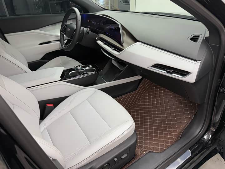 Фото 12 - Cadillac GT4