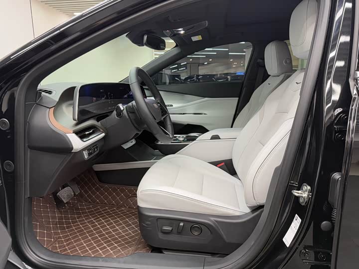 Фото 7 - Cadillac GT4