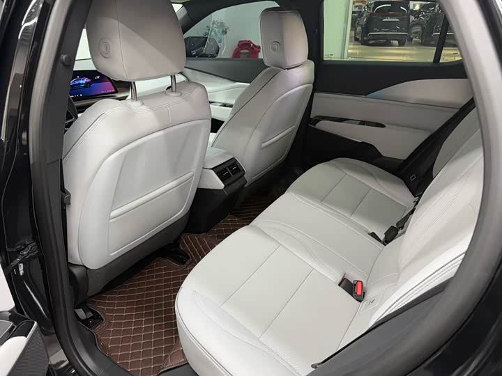 Фото 9 - Cadillac GT4