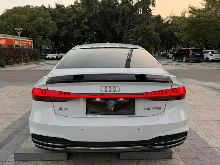 Фото 8 - Audi A7