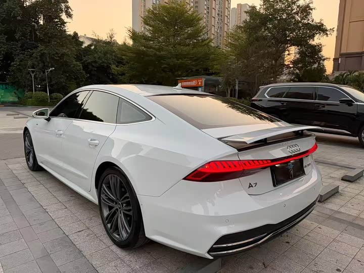 Фото 9 - Audi A7