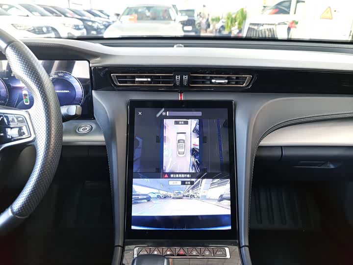 Фото 9 - Hongqi H5