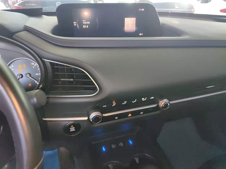 Фото 13 - Mazda CX-30