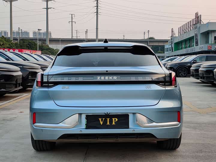 Фото 13 - Zeekr 001