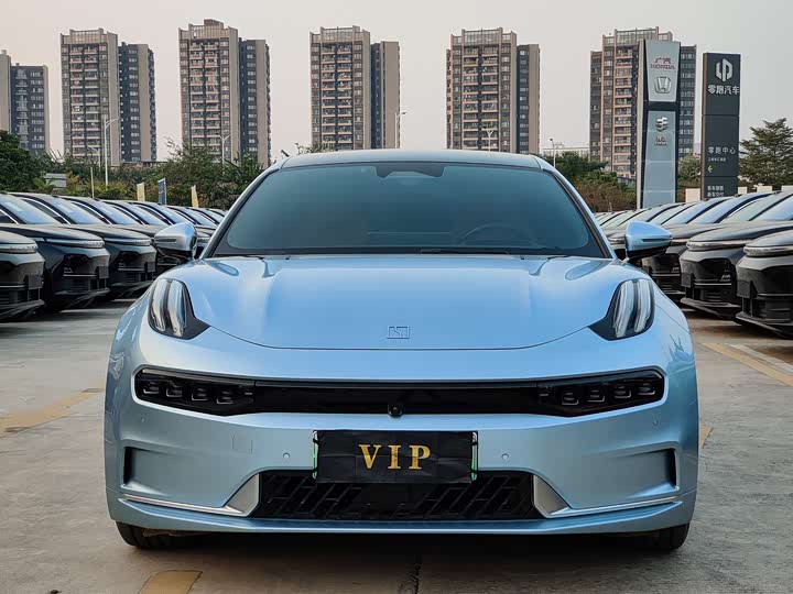 Фото 2 - Zeekr 001