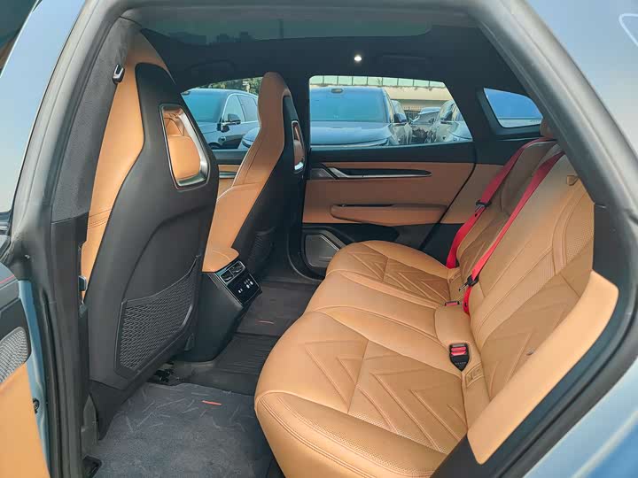 Фото 5 - Zeekr 001