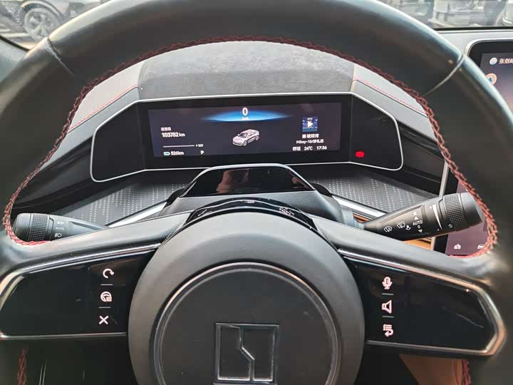 Фото 9 - Zeekr 001