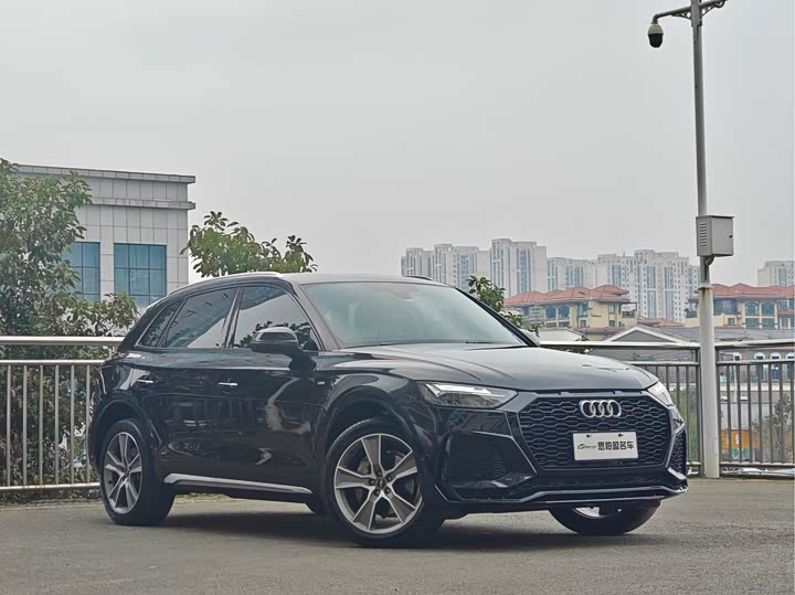 Фото 3 - Audi Q5L