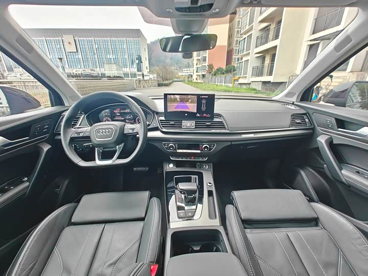 Фото 5 - Audi Q5L