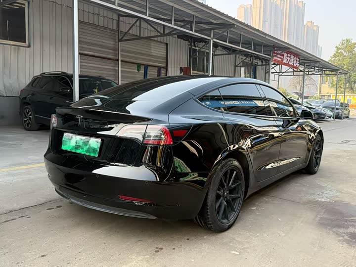 Фото 7 - Tesla Model 3